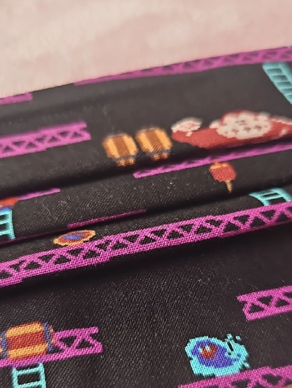 Vintage Arcade Donkey Kong Print Face Mask - Black & Purple